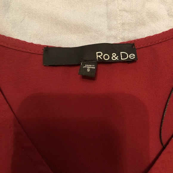 Ro & De Women Red Hi-Lo Long Sleeve Blouse in Size Small - Picture 2 of 5